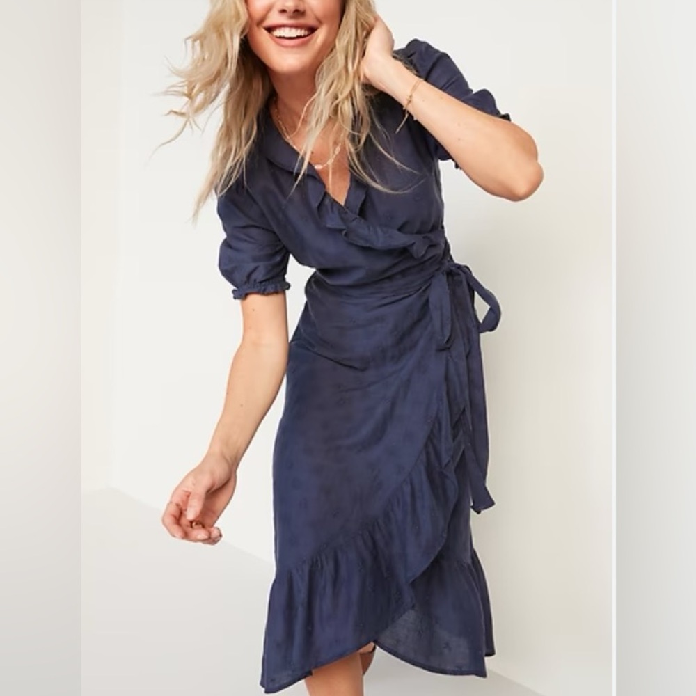 Old Navy-M -Embroidered Smock Midi Dress
